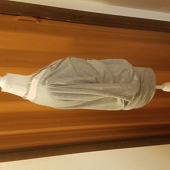 JOTA GREY PLUS SIZE TOP - Picture 6 of 6